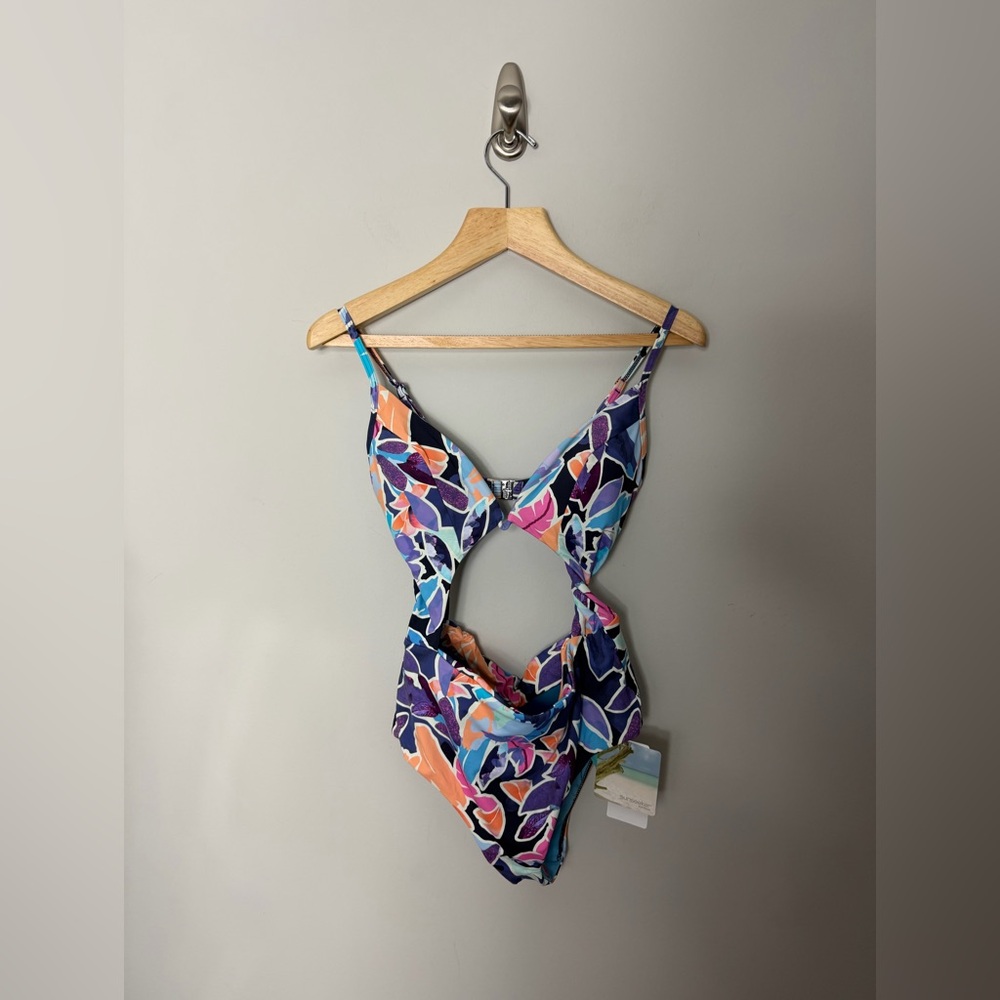 NEW Sunseeker Swimsuit Bathing Suit One Piece Size 10 196